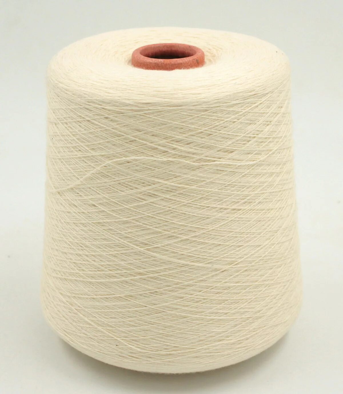 пряжа для вязания машинкой. нитки для вязальной машины. пряжа для машинной вязки. нитки для швейных машин. вязальная машина km025-red.