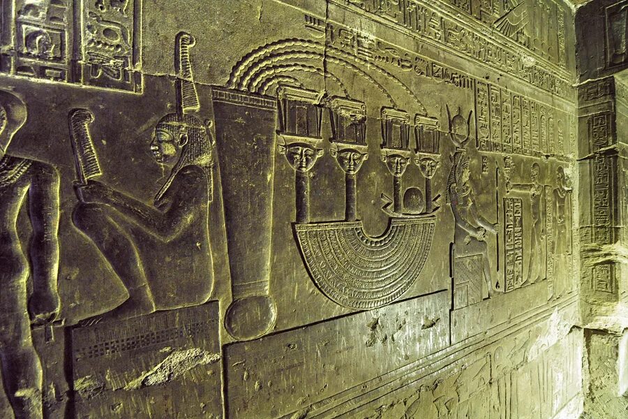 солнечный камень ацтеков. египет пирамида хеопса внутри. китай стена. атон бог древнего египта. иудейская пустыня восход солнца.