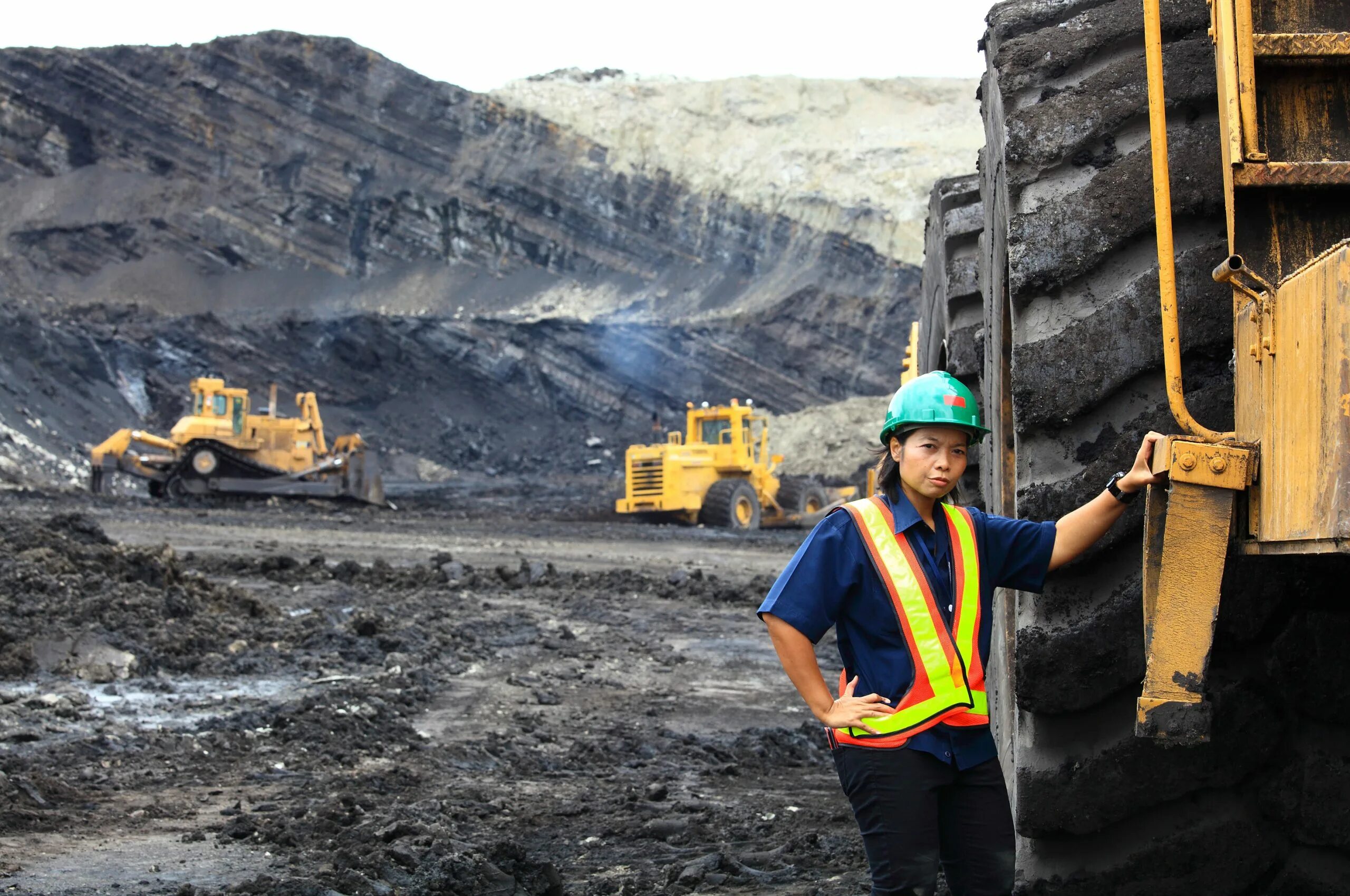 Ever mining. Горная добыча. coal-mining uk. картинки горная промышленность. фото женщин горнодобывающей отрасли.
