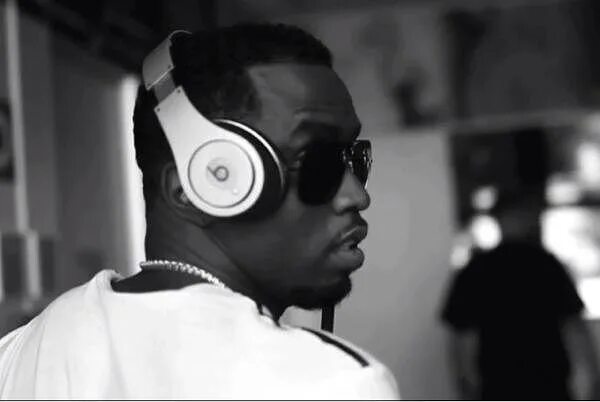 P diddy album. Пафф дэдди фото. Bad boy entertainment. P. Джастин комбс.