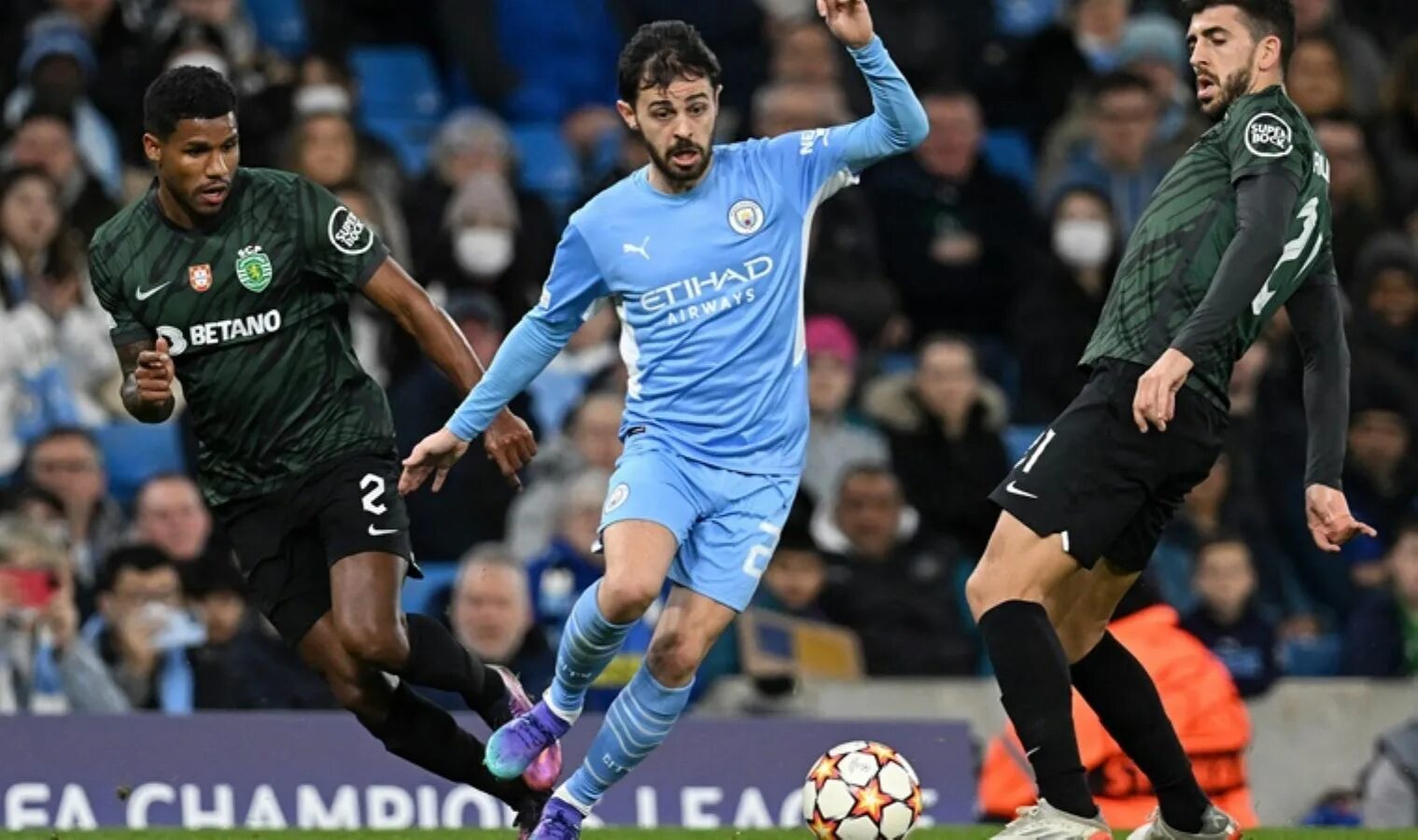 Ман сити спортинг прямая. Манчестер сити спортинг 2025. manchester city sporting lisbon. барселона манчестер сити. паулиньо спортинг.