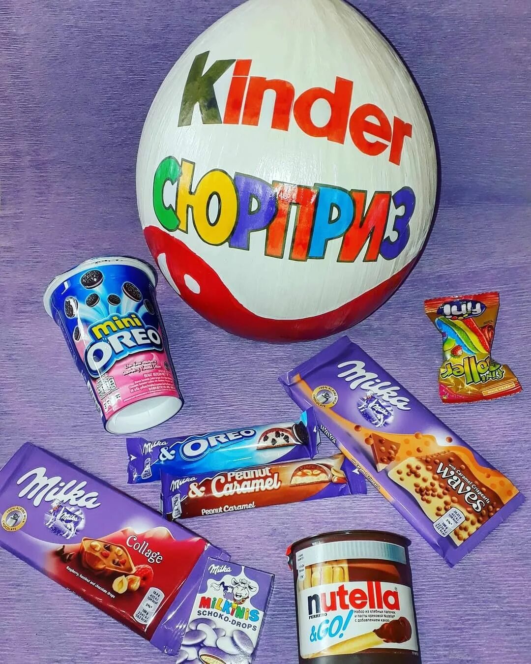 Kinder box. Бумажный Киндер. Киндер ГУМ. Киндеры с доской.