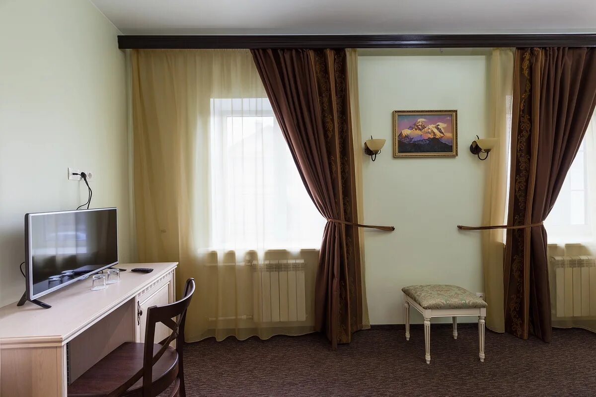 Гостиница гатчина в гатчине. Гостиница академическая гатчина. Гостиница гатчина ул горького 21 гатчина. Gatchina resort. Гостиница гатчина в гатчине.