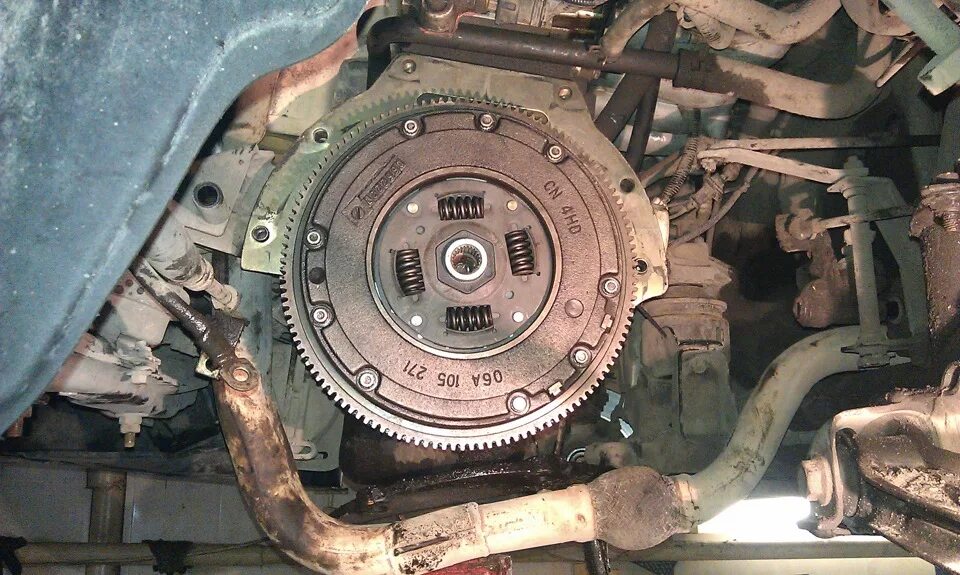 Сцепление черри амулет. Выжимная пластина сцепления чери амулет. Замена сцепления чери. Чери qq сцепление. Сцепление чери а13.