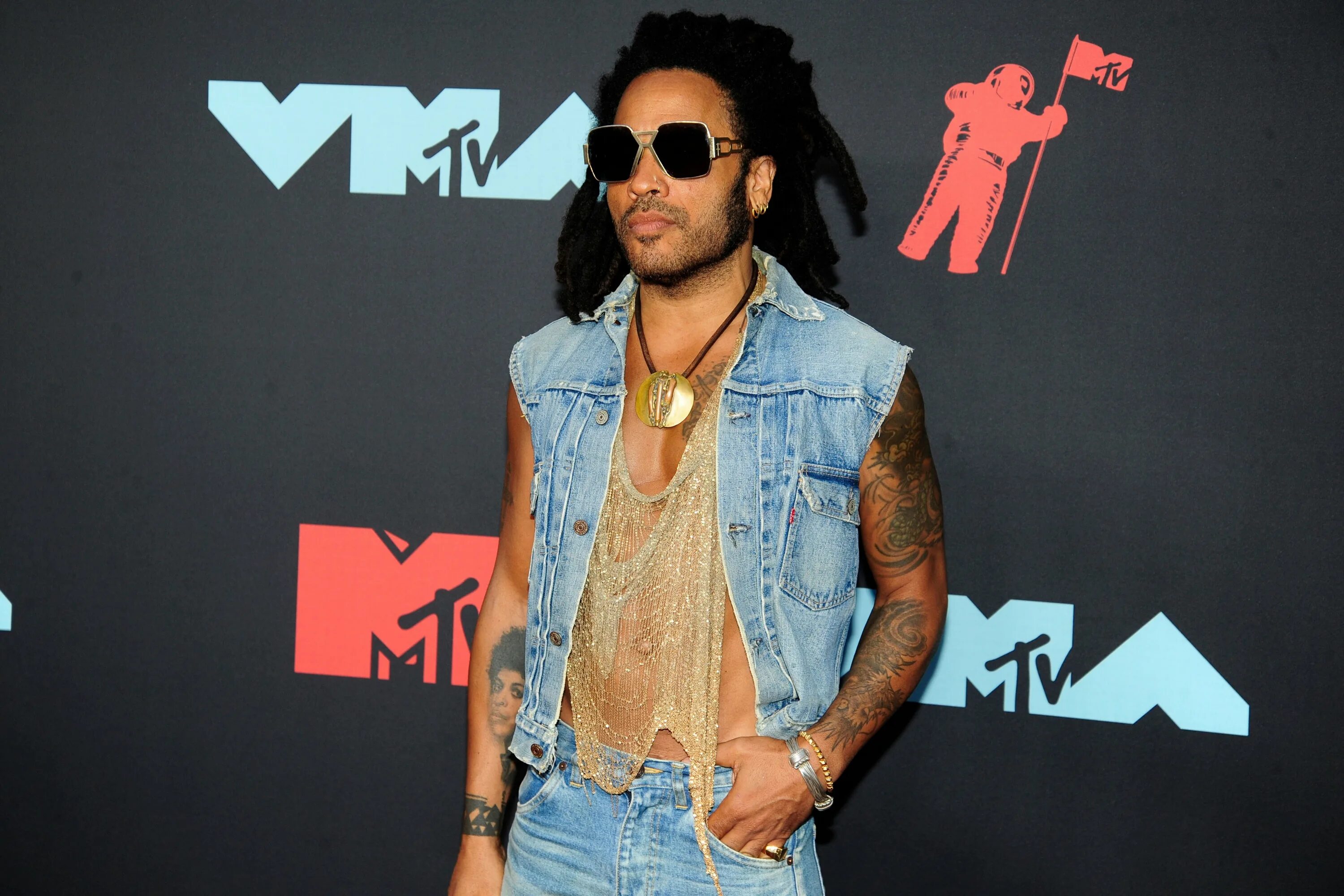 Программа ленни. Ленни кравиц. ленни кравиц стиль. ленни кравиц фото. lenny kravitz 2025.