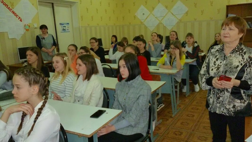 Жирновск школа 3. Жирновск Волгоградская область школа 1. Жирновск Волгоградская область школа номер 3. Педколледж Жирновск педагогический класс. Учебный центр академик