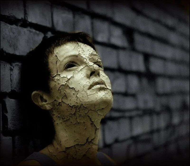 Человек теряет лицо. Маски сброшены. Человек теряет лицо. Посттравматические стрессорные расстройства. Человек теряет лицо.