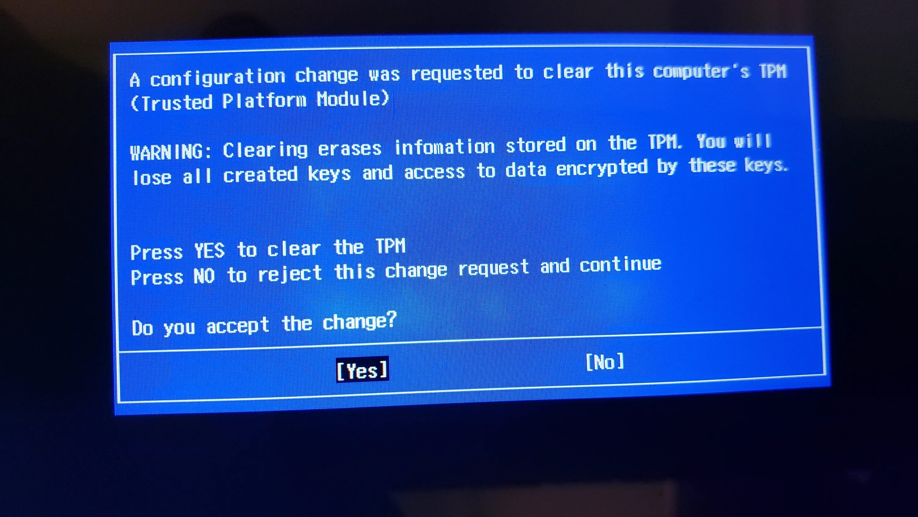 Включи clear. Ошибка a configuration change was requested to Clear this Computer TPM. TPM-M R2.0. Копировать винду Erase us.