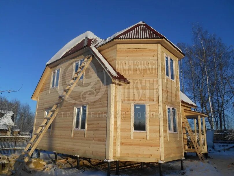 Выставка домов на домодедовской. Русобрус. Новгородский плотник строительный. Новгородский плотник проект кашира. Новгородский плотник.