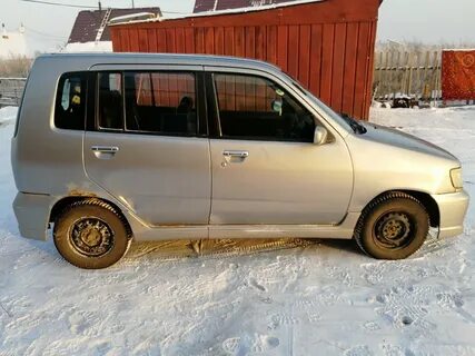 Ниссан куб 1998 года