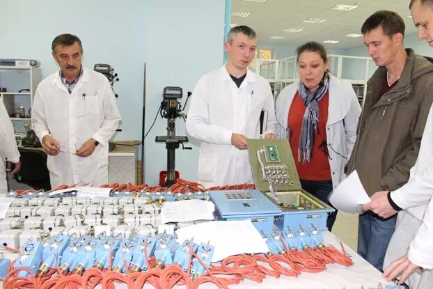 Зилонов михаил олегович. Баннер нефтегаз на выставочном стенде. Нпп сенсор сайт. Тулаев владимир нпп сенсор. Нпп сенсор.