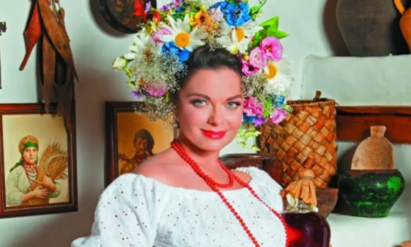 Бандура фото. Цвите терен песня слушать. Королева украинские песни. Королева украинские песни. Ты ж мене пидманула.