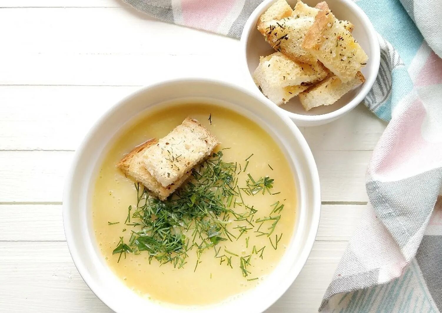 чесночный крем суп. куриный суп пюре из кабачка. крем-суп из цуккини. куриный суп пюре из кабачка. суп пюре из кабачка.