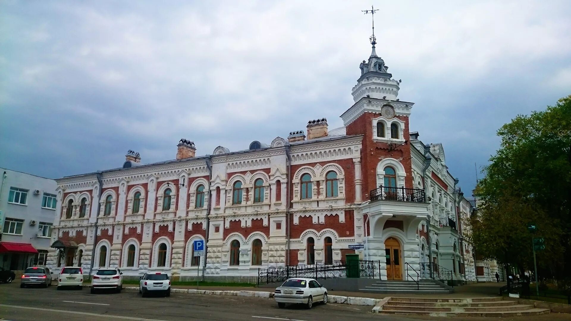 Амурский областной краеведческий музей им г.с Новикова-Даурского. Амурский краеведческий музей Благовещенск. Краеведческий музей в Благовещенске Амурской области. Музей Новикова Даурского Благовещенск.