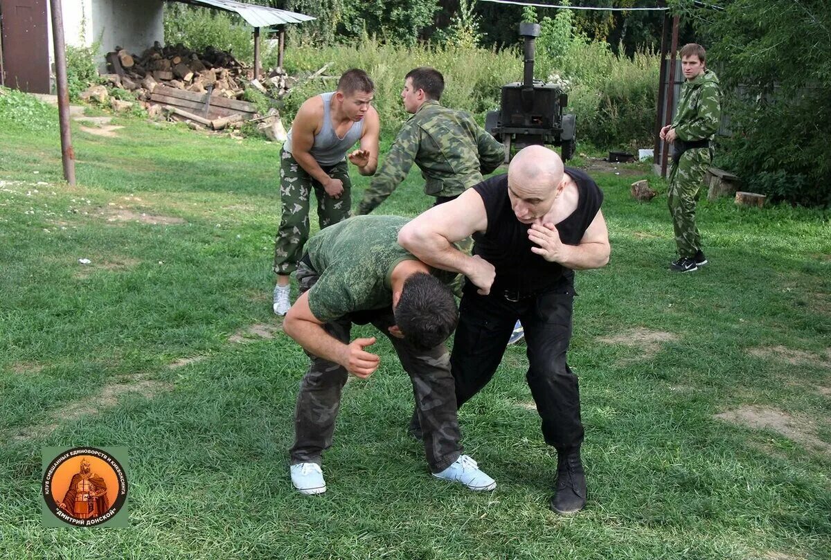 Мастер бесконтактного боя. Инструктор спецназа гру. Инструктор спецназа. Слушать инструктор гру. Слушать инструктор гру.