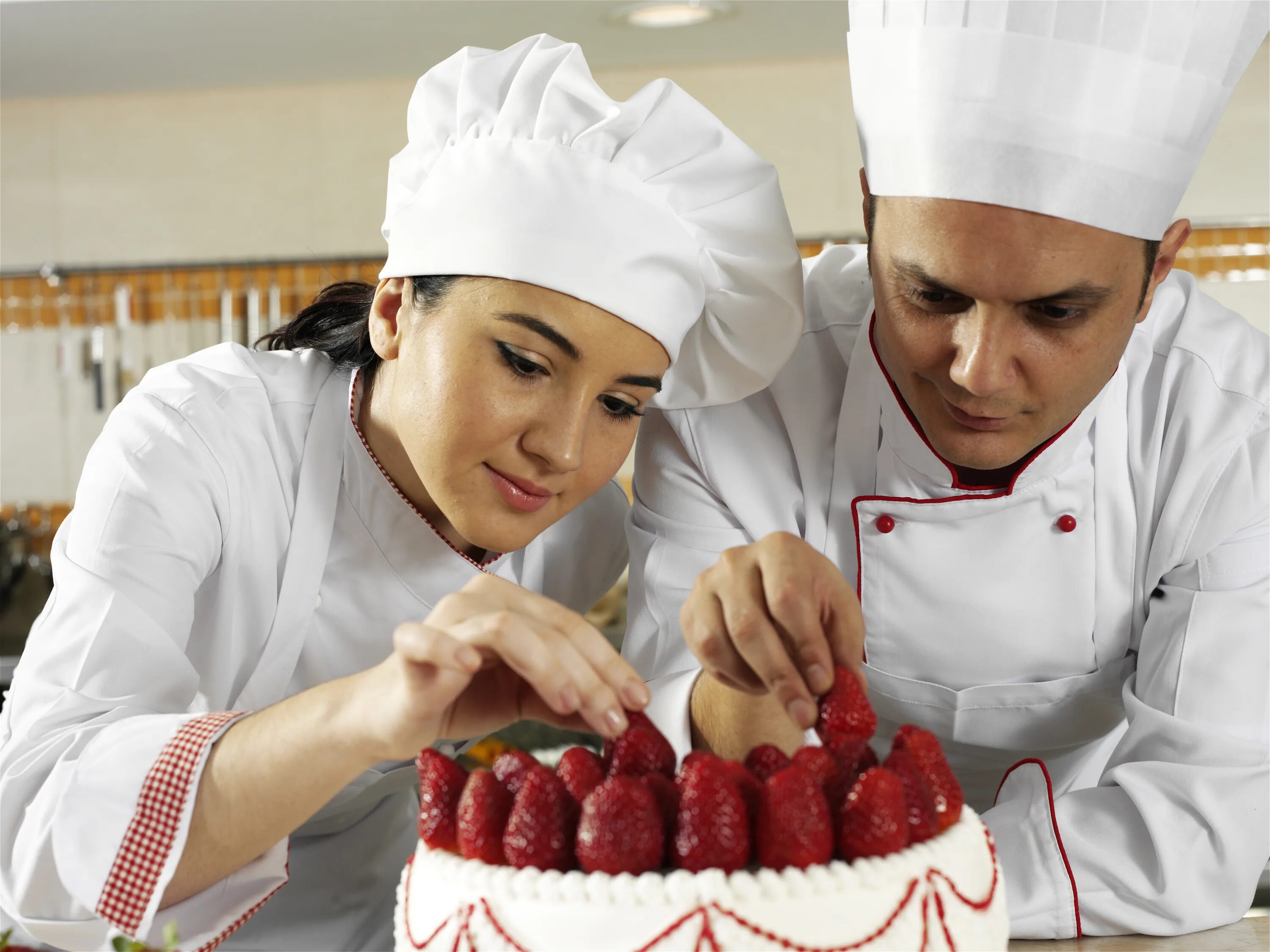 Повар кондитер. Повар кондитер. Кулинарные мастер классы кондитерские. Кондитер 1 2 3. Энджи дадли кондитер.