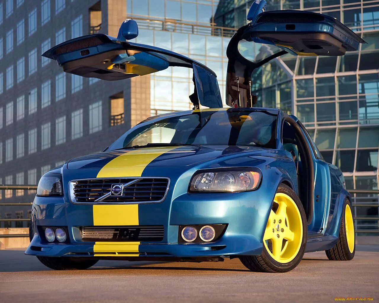 Сайт про автомобили. Volvo c30. Volvo c30 Wallpaper. Volvo c30 Yellow. IPD Volvo.