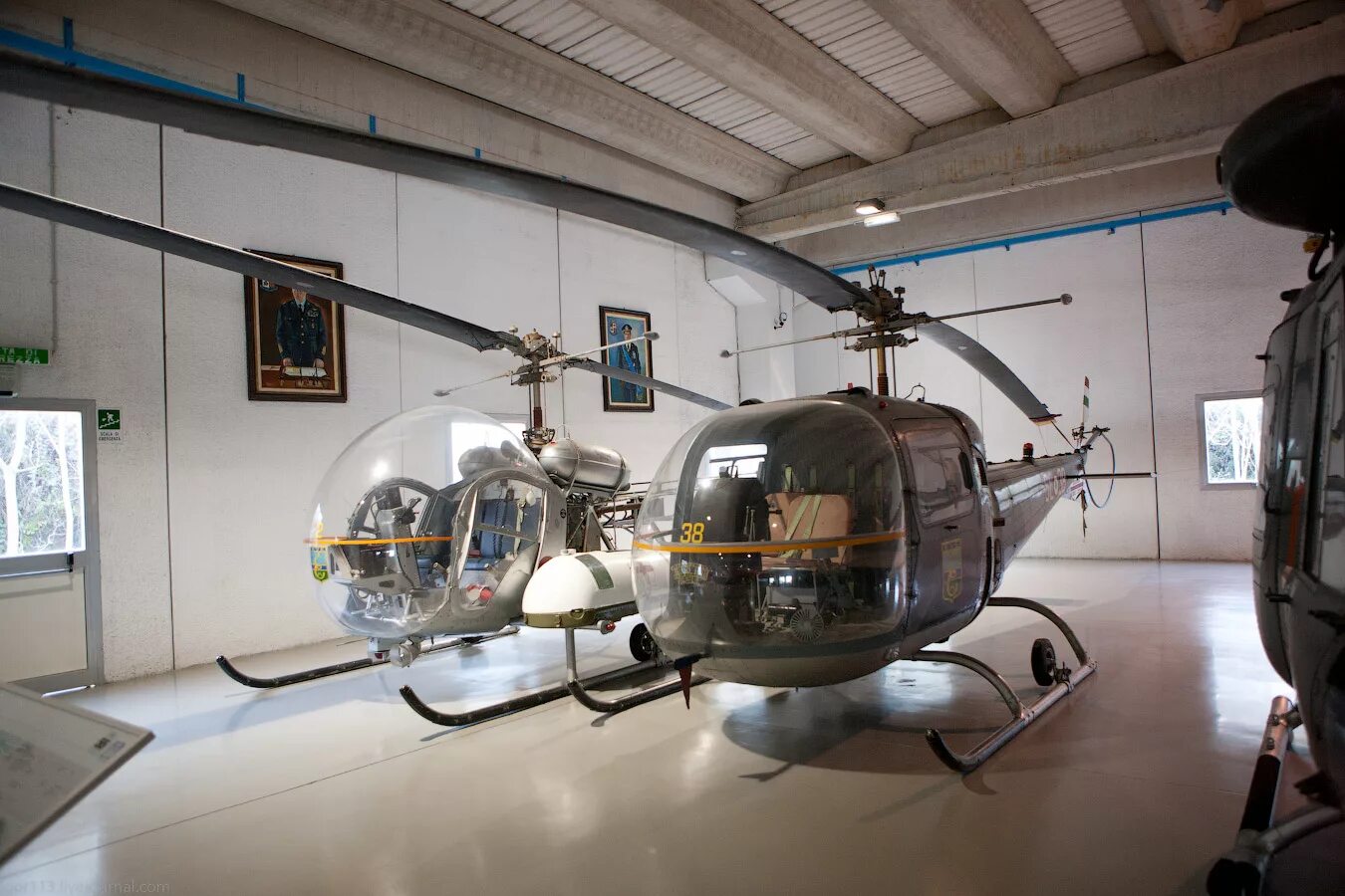 H h 13 6. Bell 47g. Agusta-Bell 47g. Белл 47 вертолет. Bell h-13 Sioux.