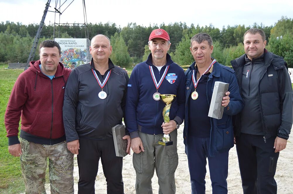 Спортинг на минском. Спортинг Одинцово. Спортинг клуб Москва директор. Спортинг клуб Москва Минское шоссе. Кубок стрелковый.