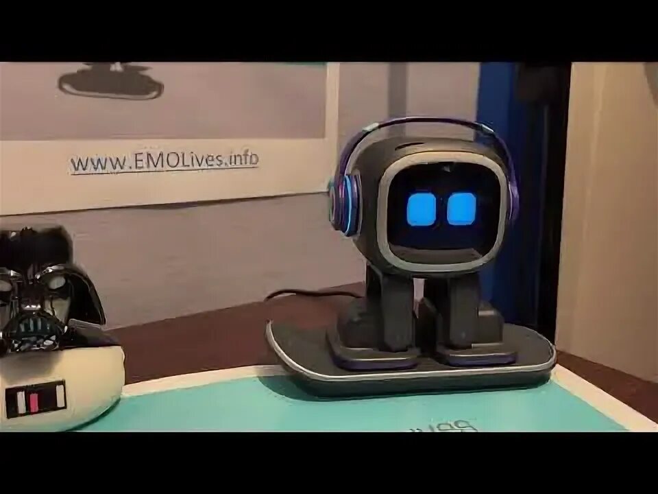 Робот эмо русский язык. Робот имо emo Robot. Маленький робот emo. Настольный робот emo. Эмо пет робот.