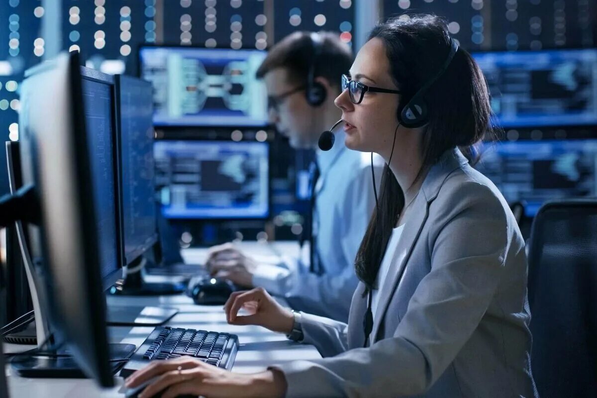 Виртуальный мужчина помощник. Диспетчер самара. Колл центр. Девушка диспетчер. Интернет диспетчеры.