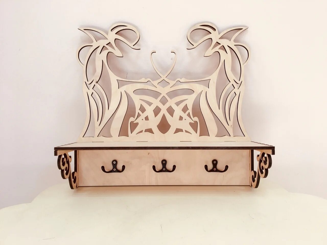 вешалка из фанеры