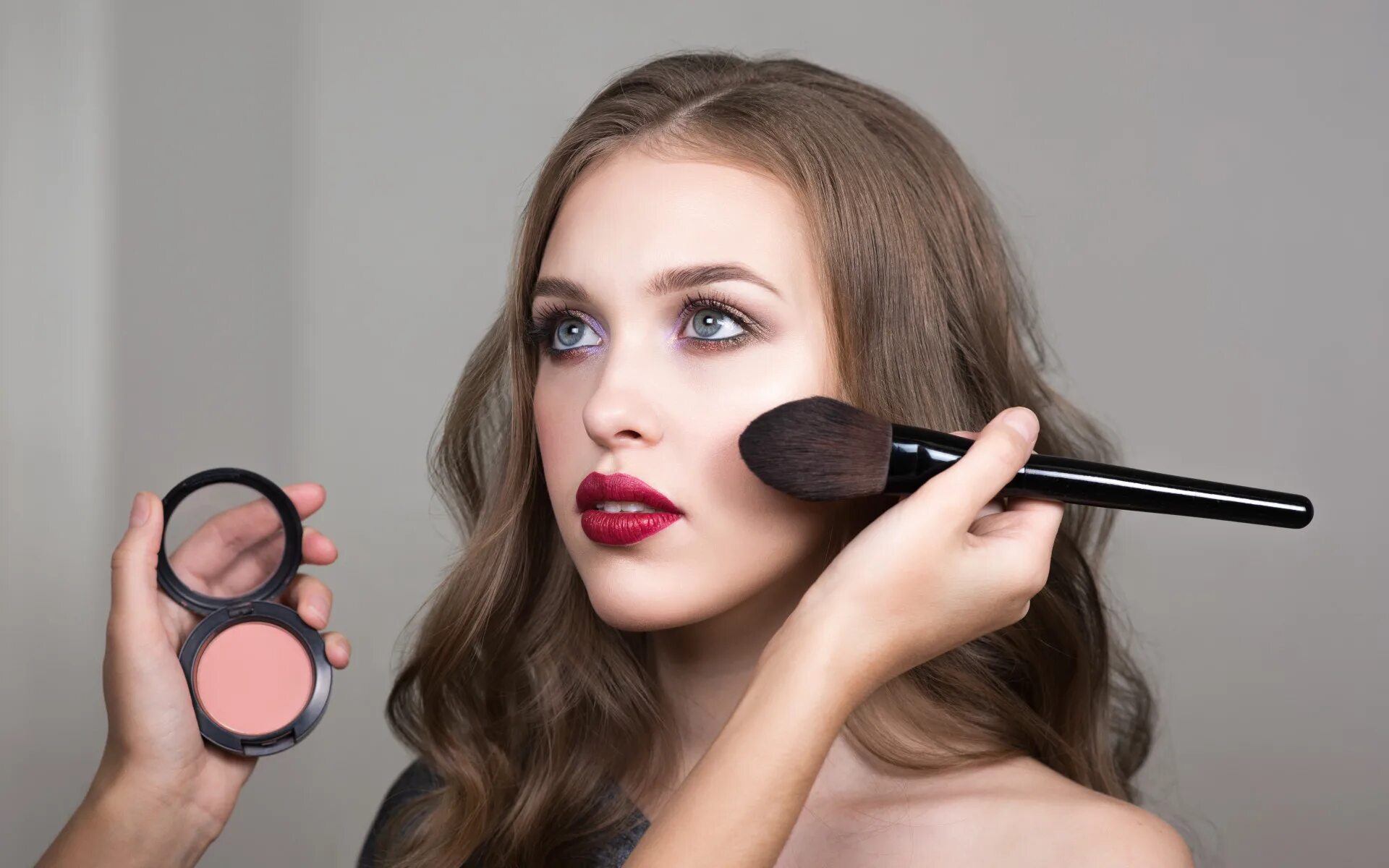 Let s make up. Макияж. макияж визаж. модель визаж. make up это макияж.