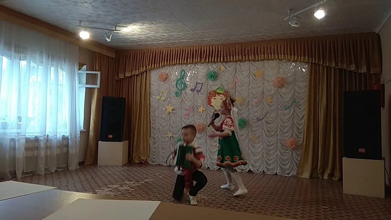 Танец сережка в детском саду. Танец сережка в детском саду. Танец сережка в детском саду. Садик 281 барнаул. Танцует сережка.