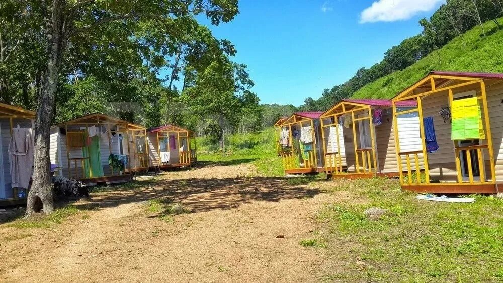 Базы в ливадии приморский край. Посёлок ливадия приморский. База прибой бухта окуневая приморский край. Турбазы ливадия приморский. База 27 регион ливадия.