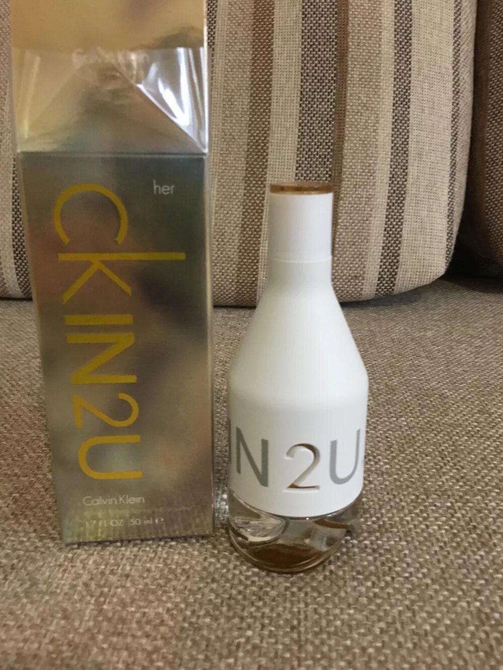 Calvin klein ck in2u. Кельвин кляйн in2u. Calvin klein духи женские in2u. Calvin klein духи женские in2u. Духи calvin klein женские ck in2u.