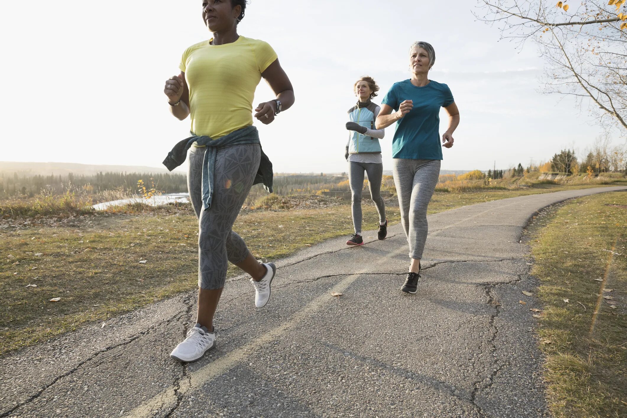 Run wife run. Занятие спортом. Регулярные занятия спортом. Длительный бег. Walking фитнес.