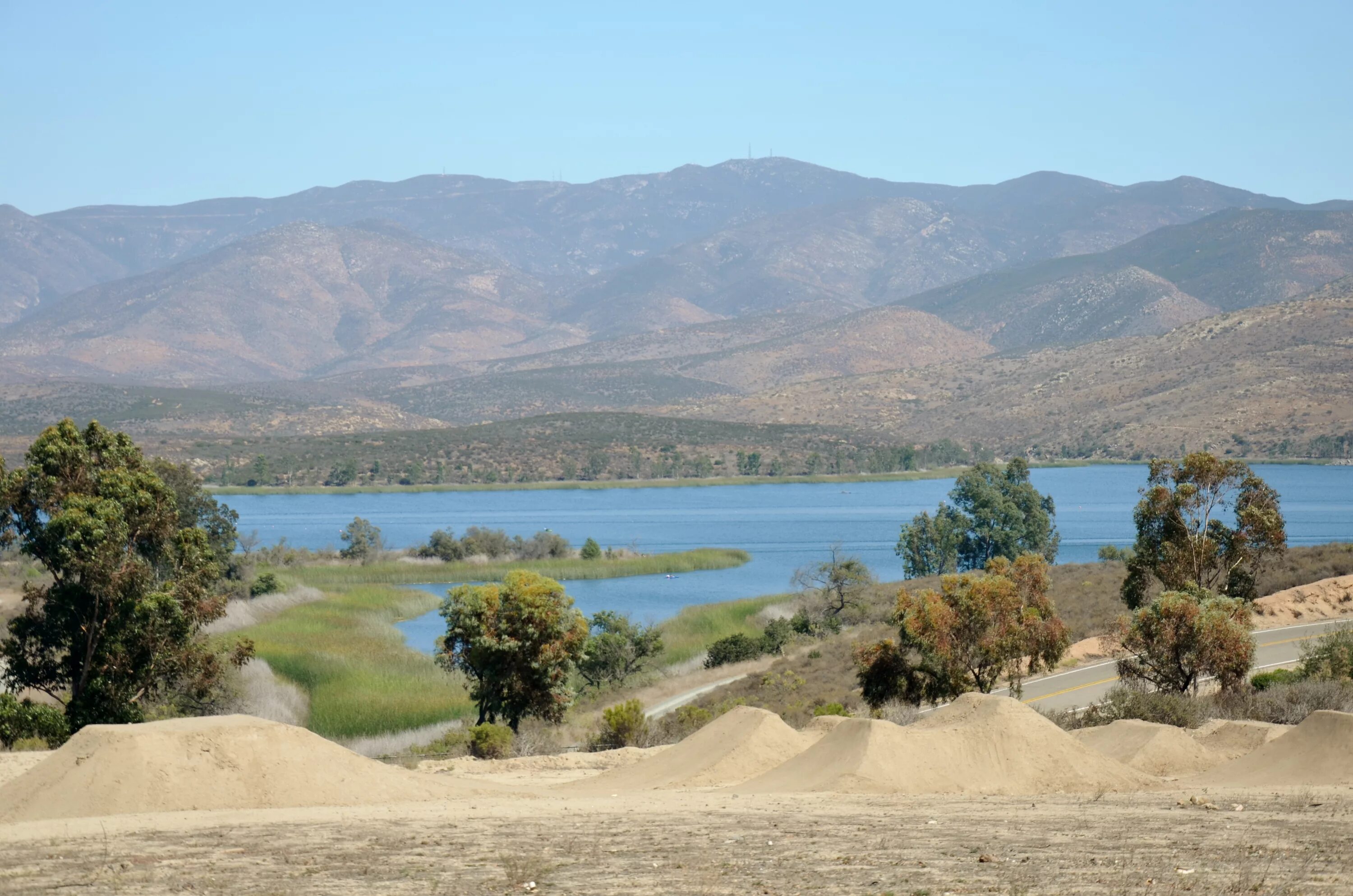 Chula vista california. Буэна виста город. Chula vista california. Виста сша. Айла виста калифорния.
