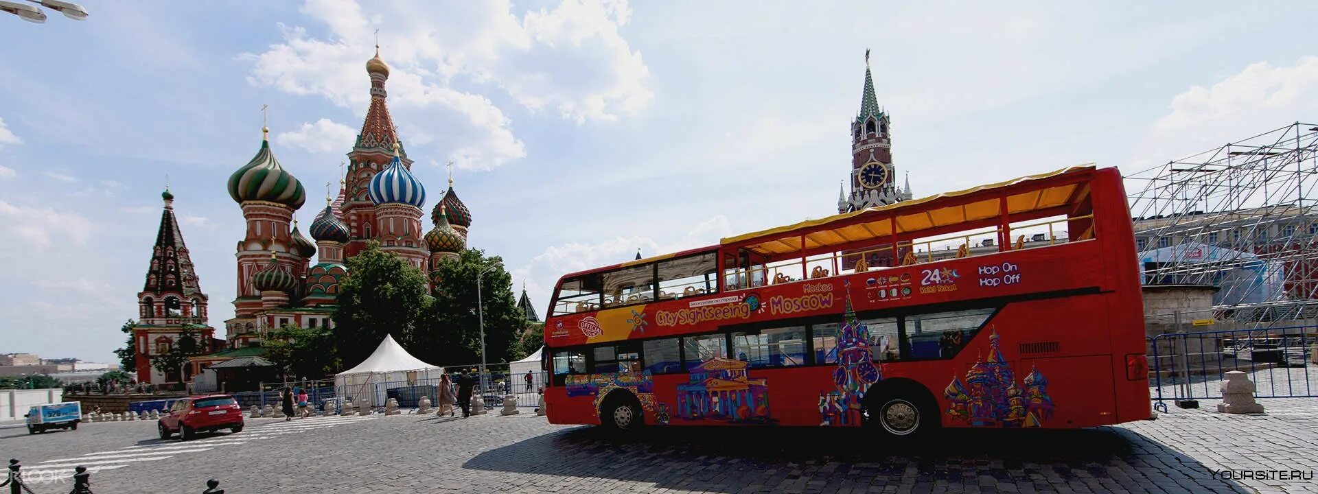 Туристический автобус 2024. Автобус Hop on Hop off Москва. Moscow Sightseeing Tour Hop off Hop on. Hop on Hop off Стамбул. Экскурсионный автобус по Москве двухэтажный маршрут.