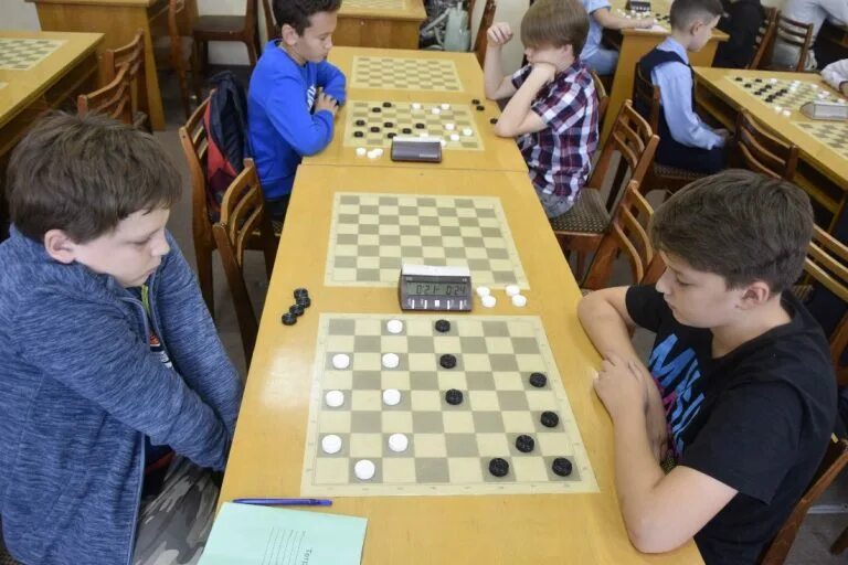 нежметдинов шахматная школа. шахматная школа казань. р. гау рсшор по шахматам, шашкам, го им. г.