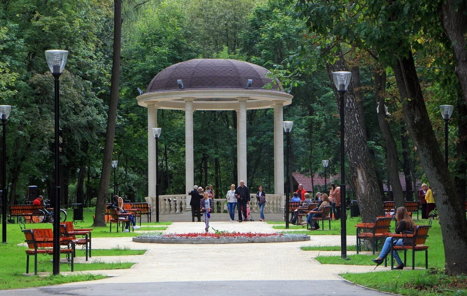 Тульский Центральный парк имени п.п. Белоусова. Парк в Туле имени Белоусова. Центральный парк Белоусова Тула. ЦПКИО Белоусова Тула.