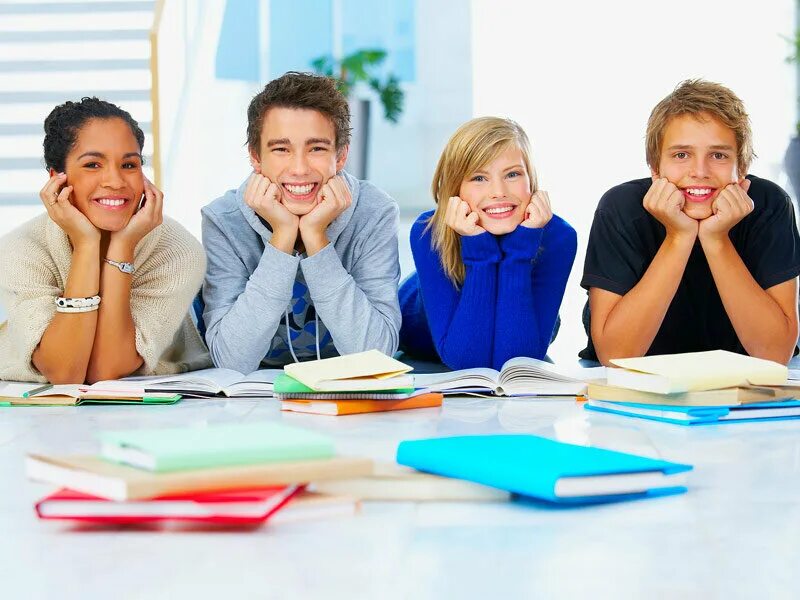 учебные занятия студенты. курсы разных языков. счастливые студенты. иностранные языки. иностранные языки картинки.