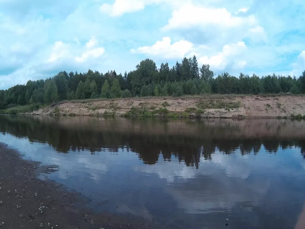 Номер телефона река. Речной пейзаж обои на телефон. River bank landscape. Номер телефона река. Чусовской водозабор.