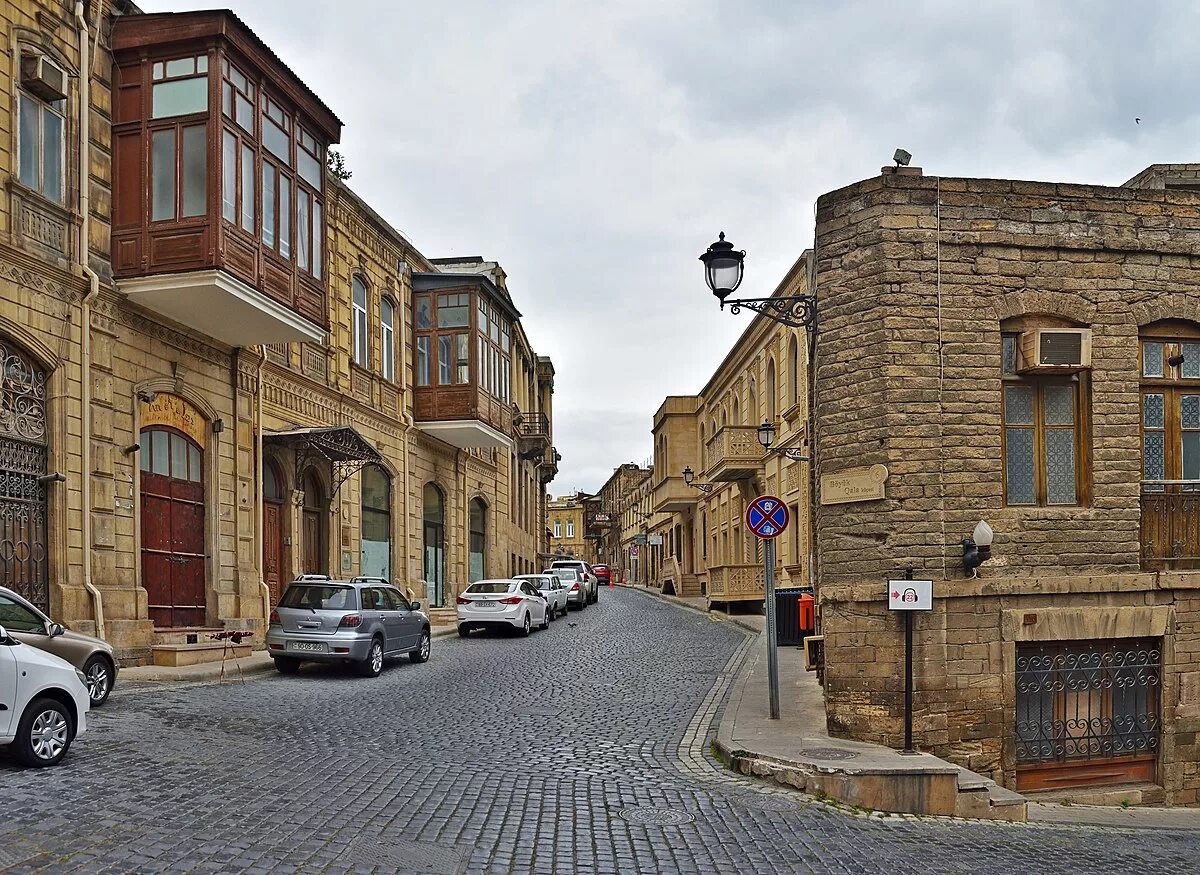 Улицы баку. Улица кичик гала баку. улица бёюк гала. баку улицы ичери шехер. улица кичик-гала, 8 в баку.
