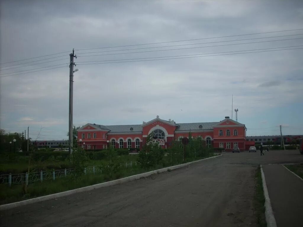 Погода в кулунде сегодня. Город Кулунда Алтайский край. Поселок Кулунда Алтайский край. Станция Кулунда Алтайский край. ЖД вокзал Кулунда.