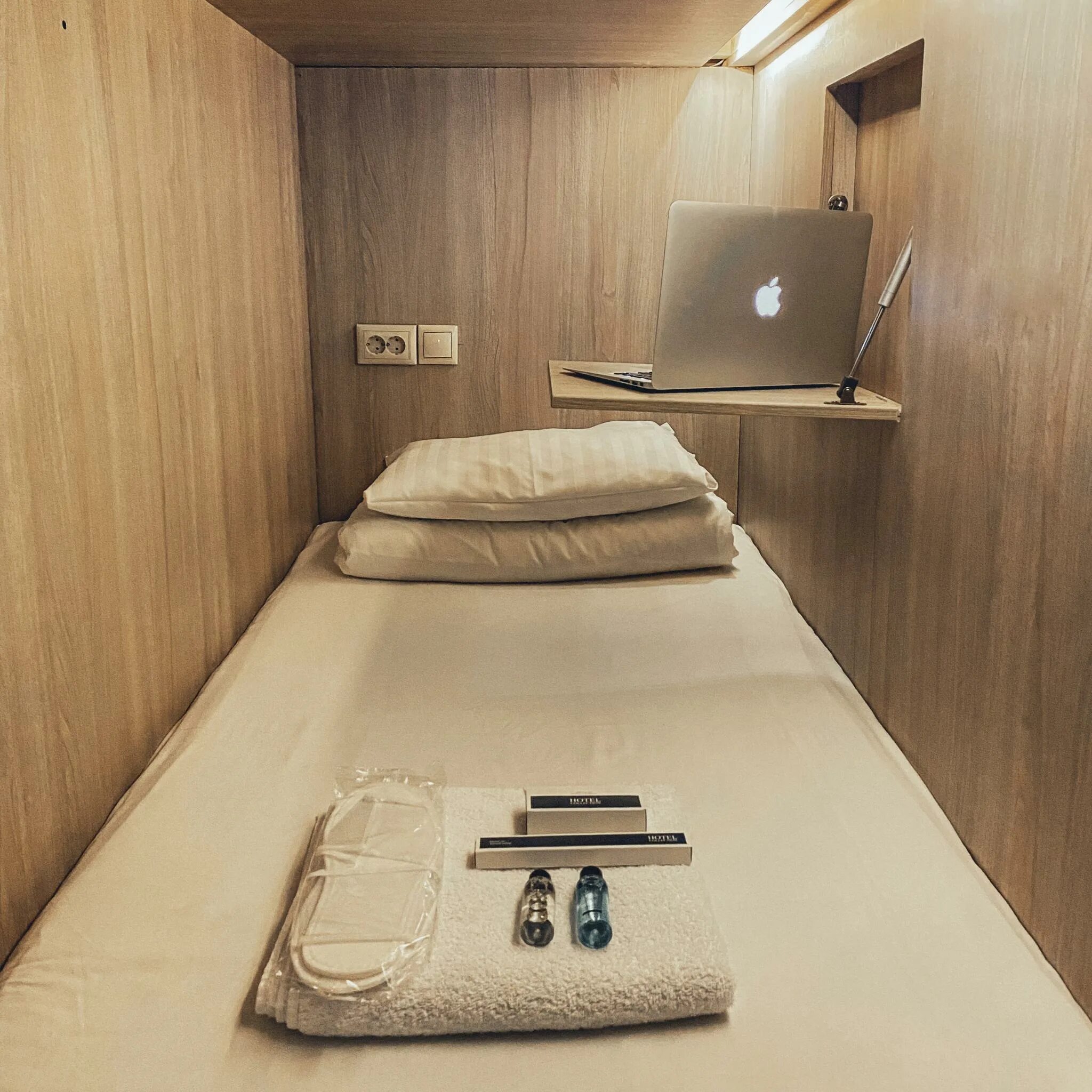 Москва сити хостел 47. Небо 47 капсульный хостел. Хостел небо. Капсульный отель в москва сити 47 небо. Небо 47 капсульный хостел.