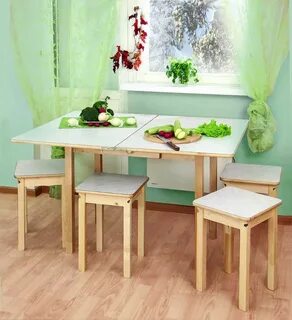 Кухонный стол на кухне фото