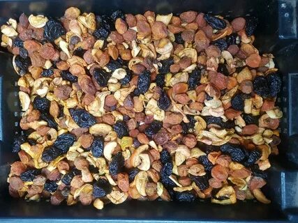 Для компота купили 1 килограмм сухофруктов