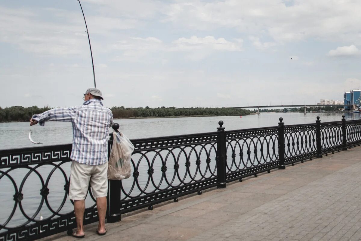 День рыбака Астрахань. Астрахань паводок. Половодье в Астрахани. Астрахань люди. Астраханский запрет на ловлю рыбы