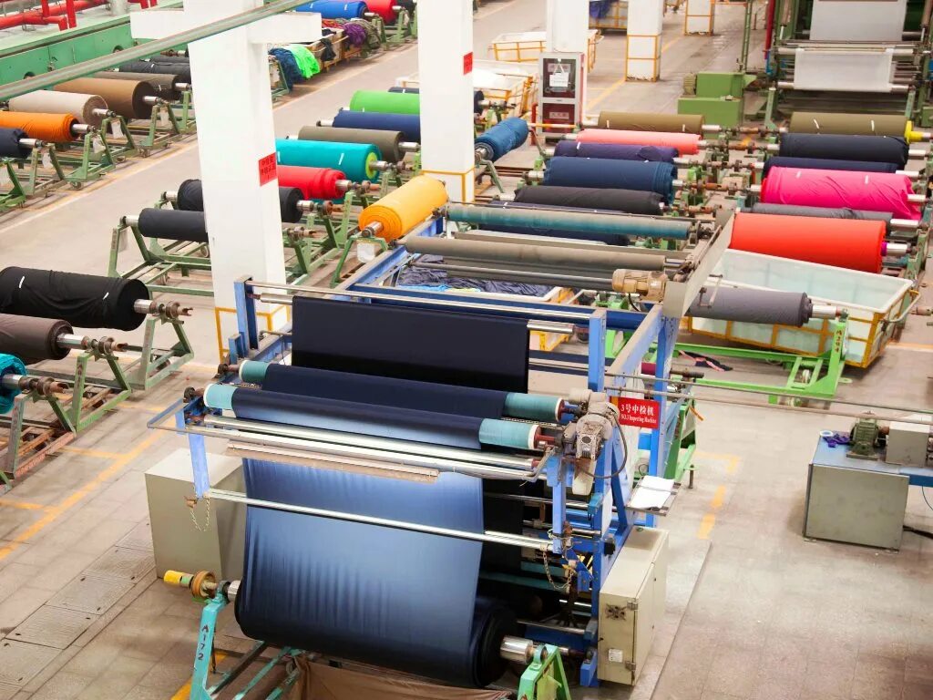 Производства текстильная продукция. Текстильная промышленность. Текстильное производство. Текстильная и легкая промышленность. Ткацкая фабрика.