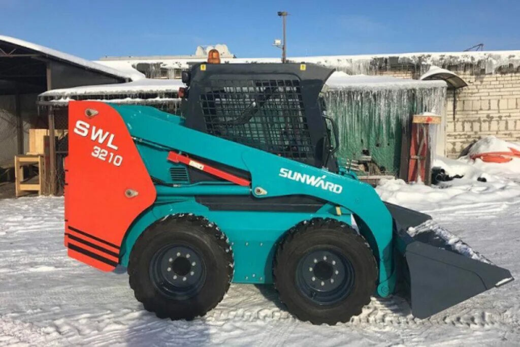 Мини погрузчик санвард. Sunward 3220 мини погрузчик. Sunward телескопический погрузчик. Мини погрузчик санвард. Мини-погрузчик sunward swl2820.