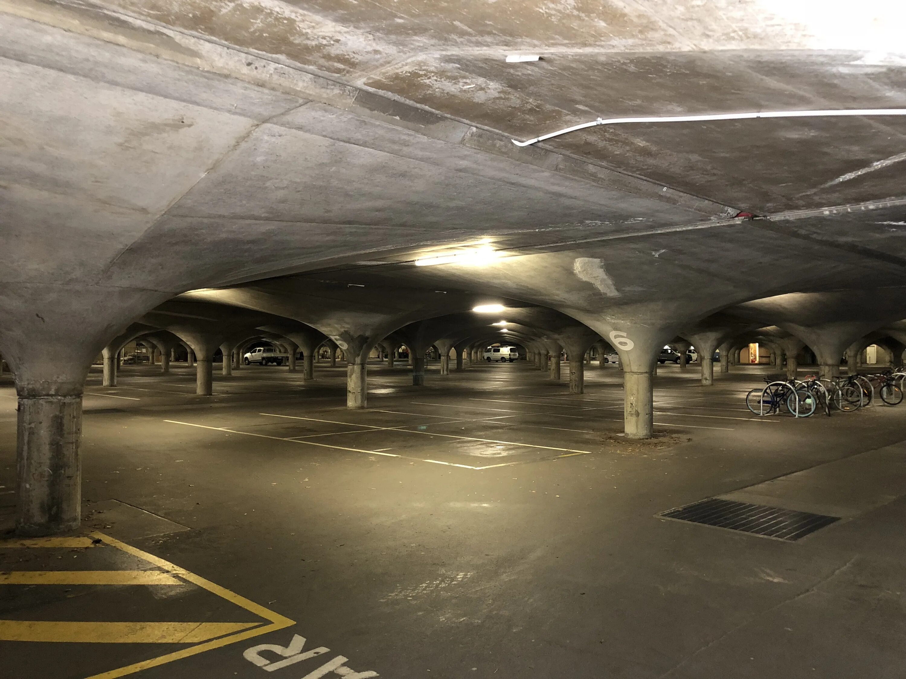 Подземное пространство. Underground parking entrance europe. Подземный парк lowline (нью-йорк, сша). Underground parking. Подземный парк lowline (нью-йорк, сша).