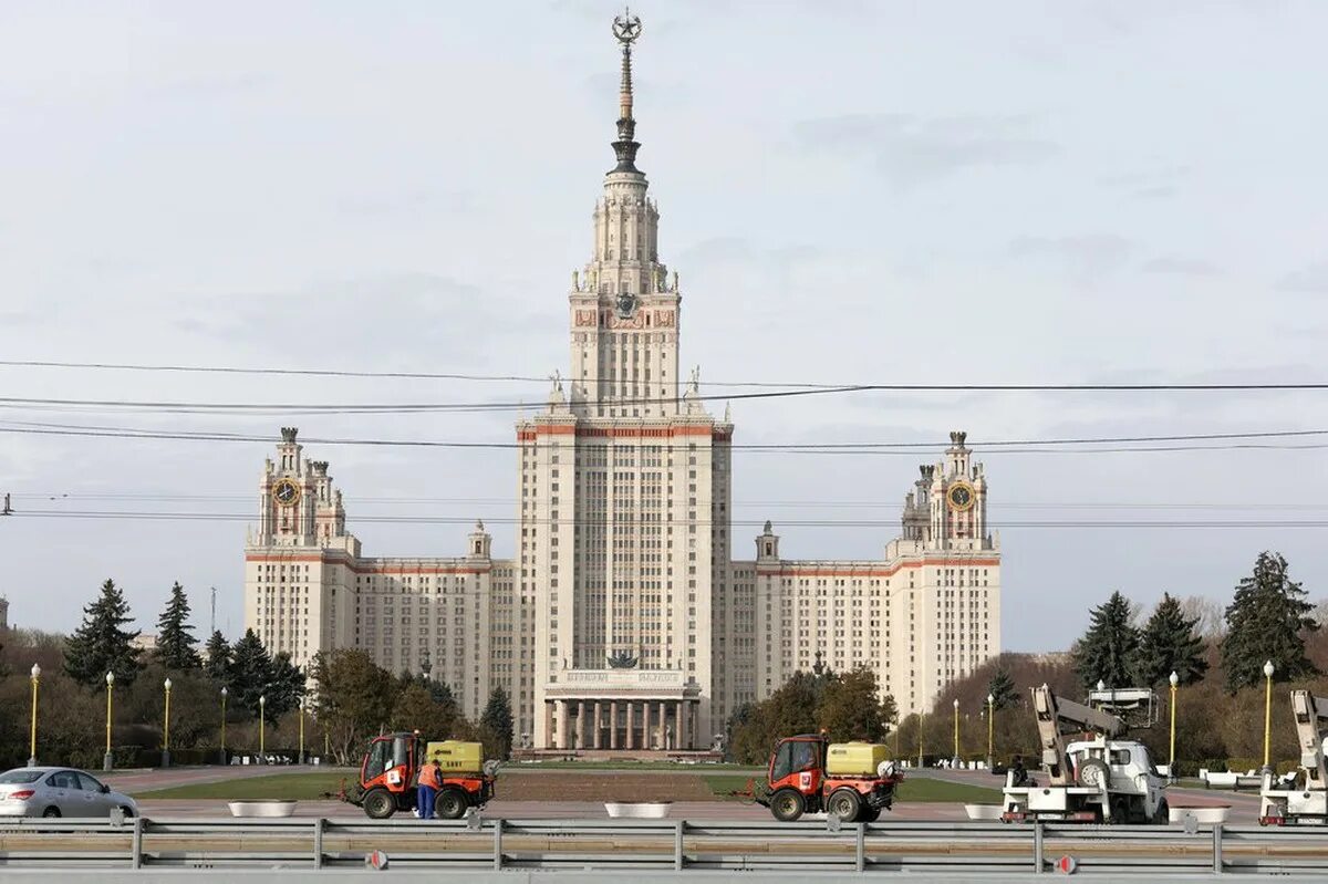 В мгу есть программирование. Мгу ломоносова. мгу воробьевы горы территория. мгу 08. мгу в наши дни.