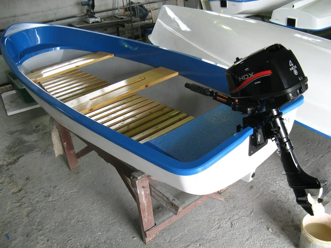 Катера псковской лодочной верфи мпс-10. Варяг петрозаводск верфь. Лодка стеклопластиковая двина-2. Псковская судоверфь баркас. Варяг петрозаводск верфь.