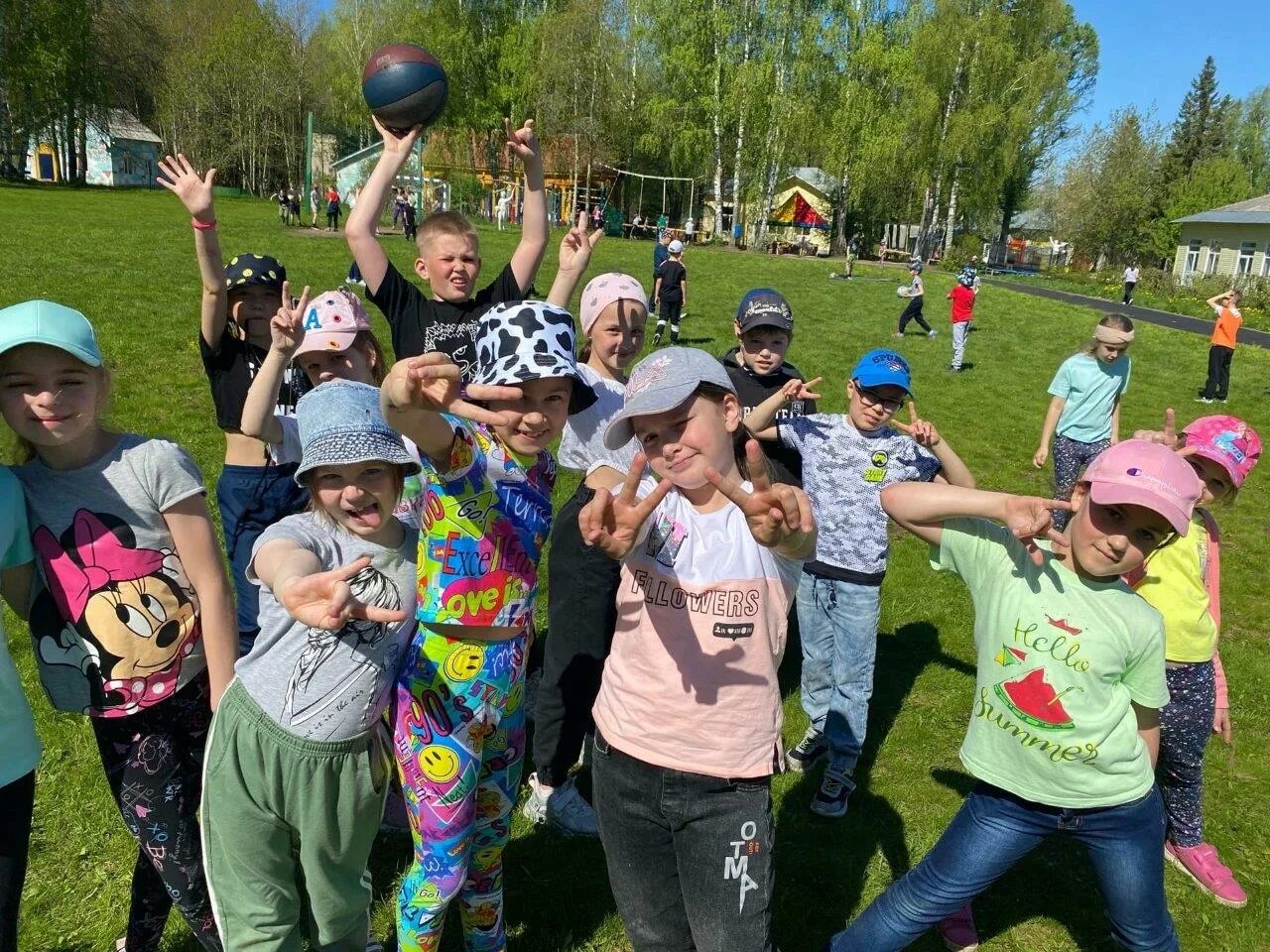 Отдохнуть с ребенком пермь. Fox camp лагерь для детей с диабетом. Лагерь фокс кэмп. Пермь развлечения для детей. Кинотеатр октябрь пермь развлекательный центр.