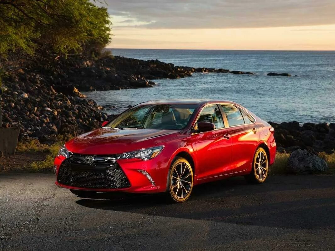 Toyota Camry 2017. Тойота Камри XSE. Toyota Camry 2015. Тойота Камри 2018 красная. Автомобили 2016 2017 года